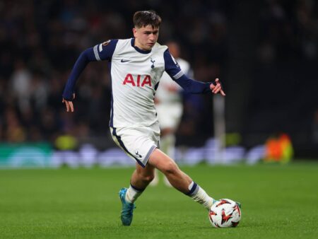 Звезда «Тоттенхэма» Джейми Мур возвращается в форму: хет-трик за Англию U19 после неудачной аренды